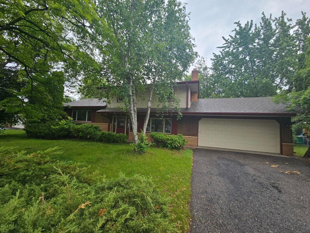 Photo of 7740 Arlington Avenue North Ave, Brooklyn Park, MN 55443 (MLS # 7011680)