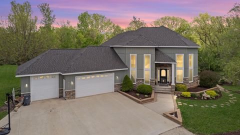 Photo of 610 W Main Street, Adams, MN 55909 (MLS # 6722118)