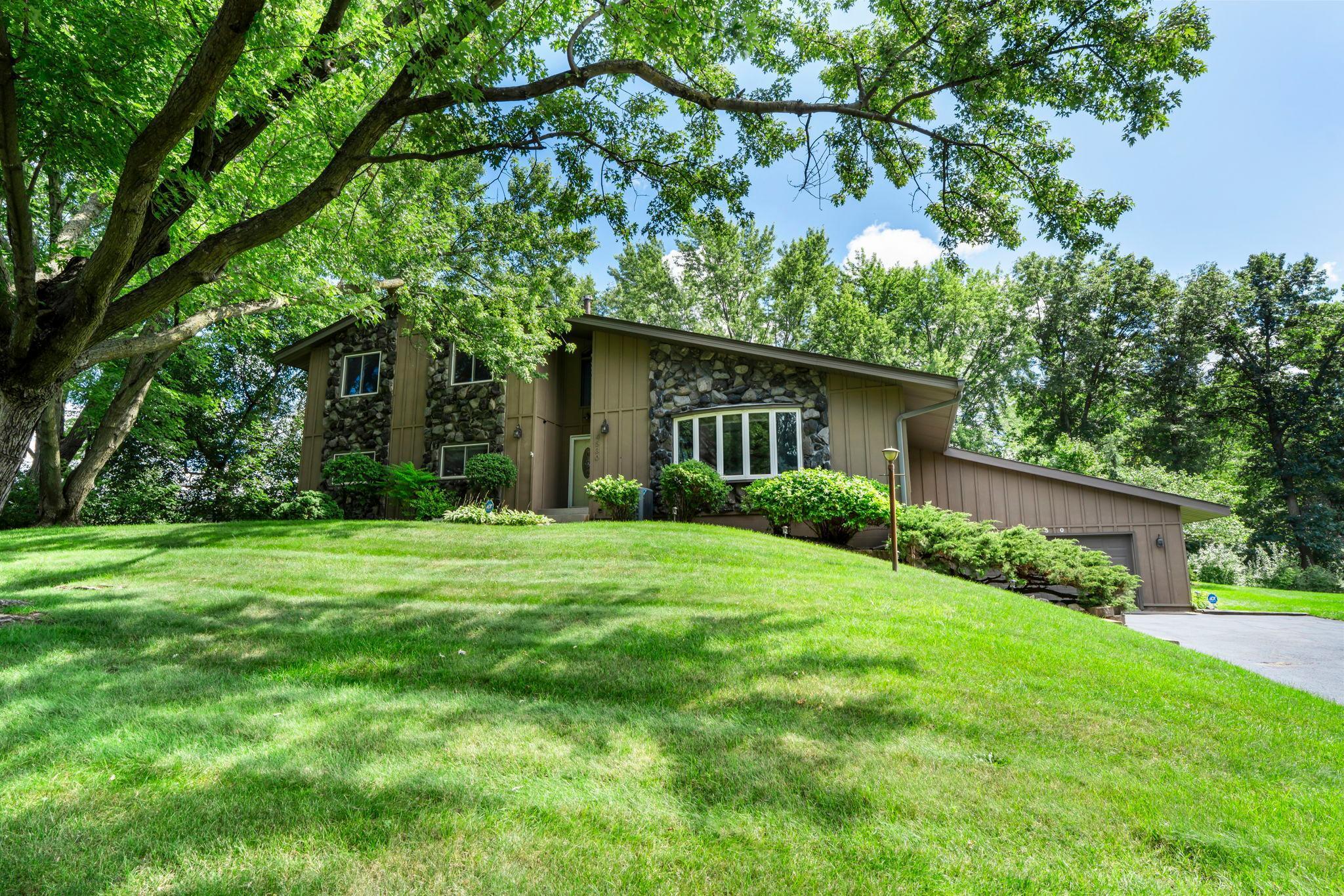 4530 Oak Leaf Drive