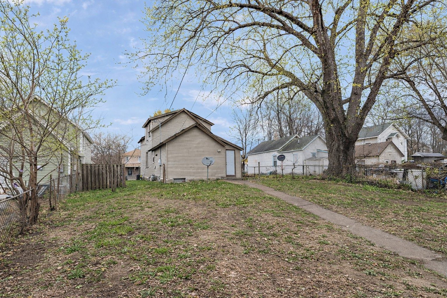 116 Sycamore Street E