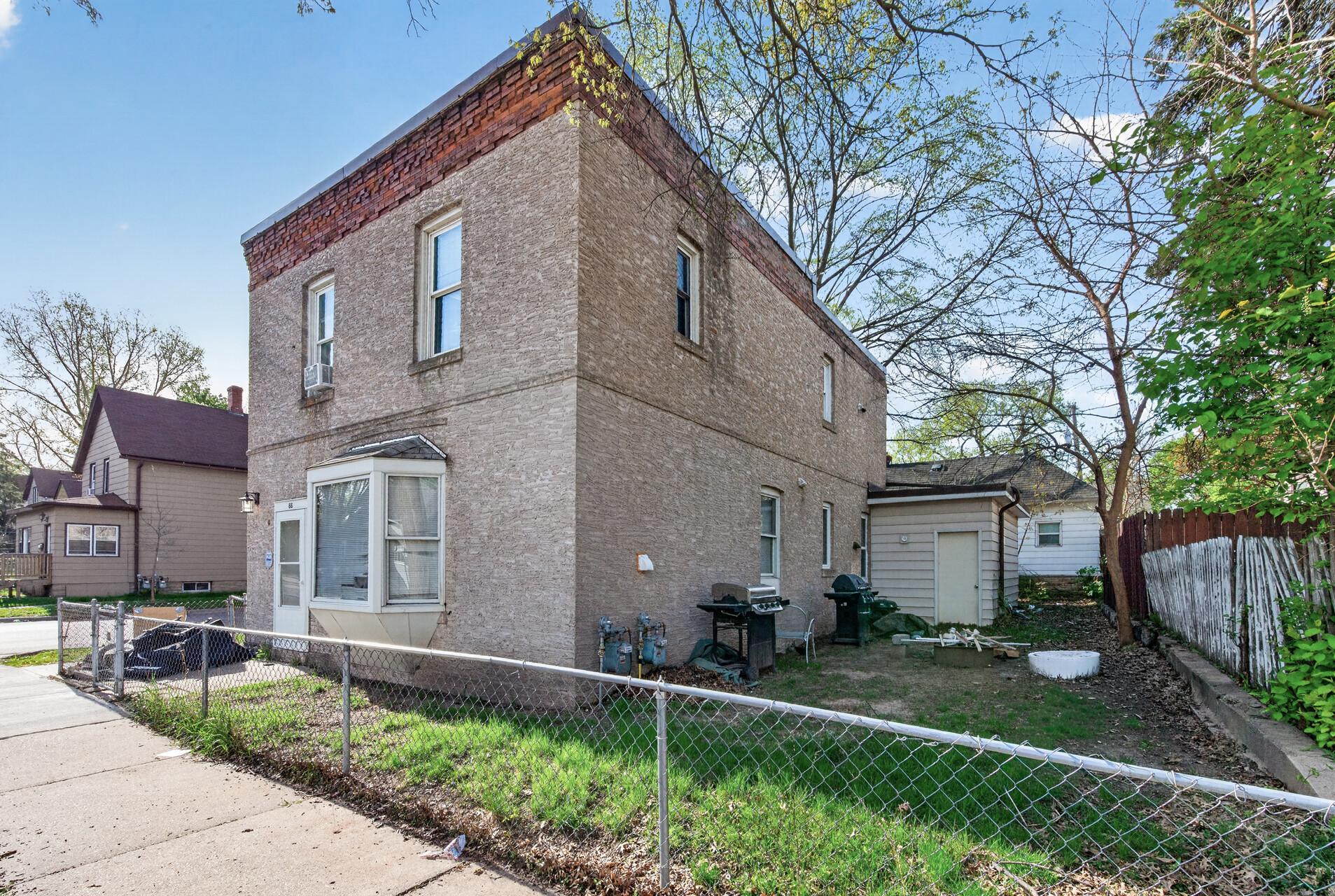 88 Cook Avenue W