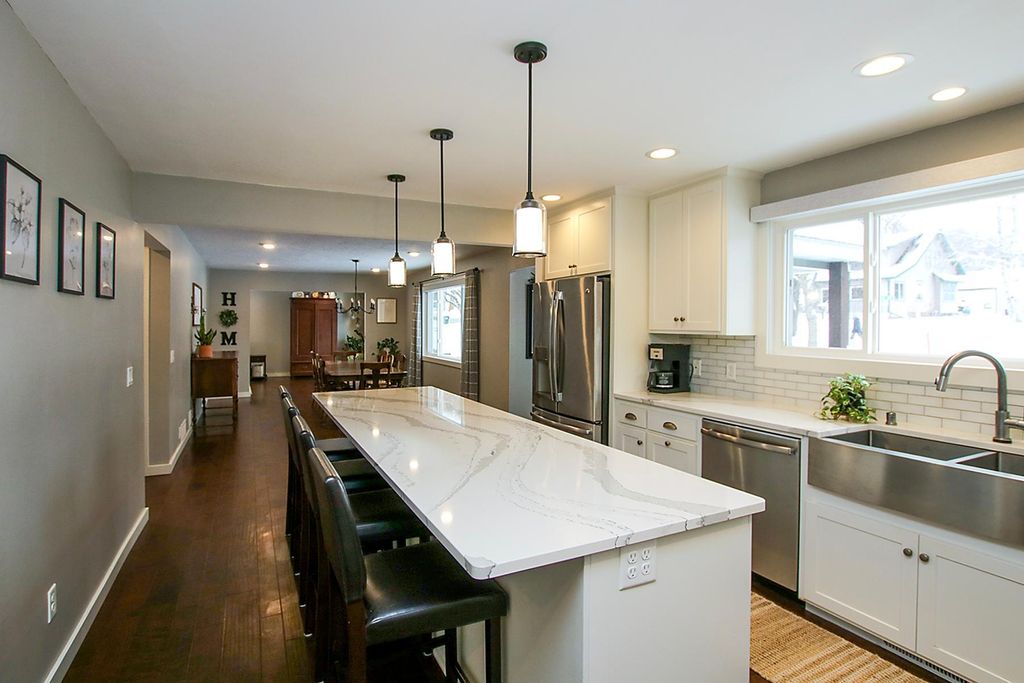 Photo of 301 Dale Street SW, Hutchinson, MN 55350 (MLS # 6825370)