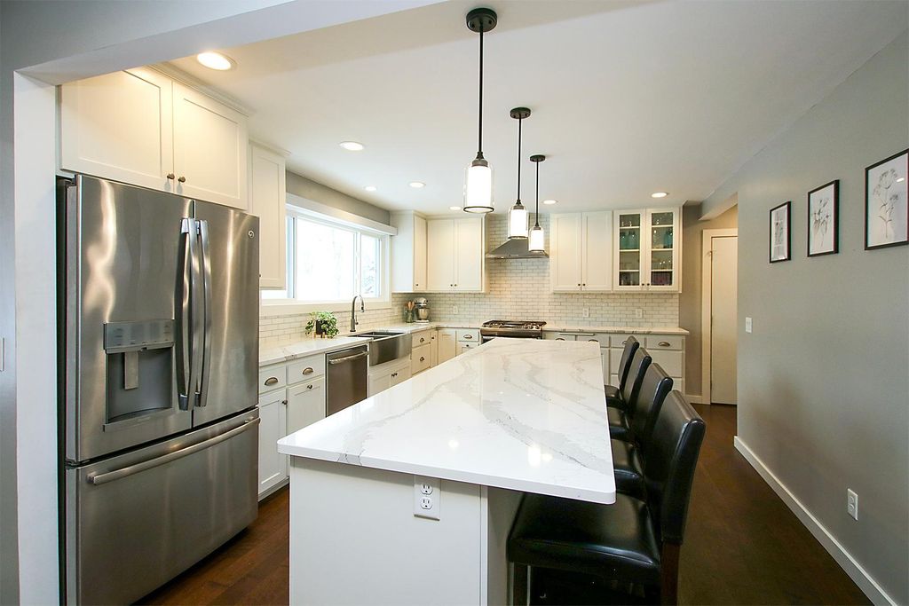 Photo of 301 Dale Street SW, Hutchinson, MN 55350 (MLS # 6825370)