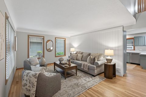 839 Arbogast Street Shoreview MN 55126