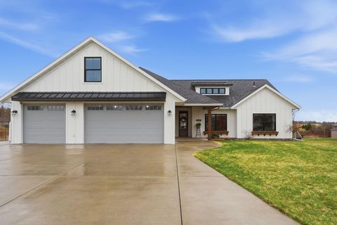 Photo of 1590 Perennial Lane NE, Sauk Rapids, MN 56379 (MLS # 7058308)