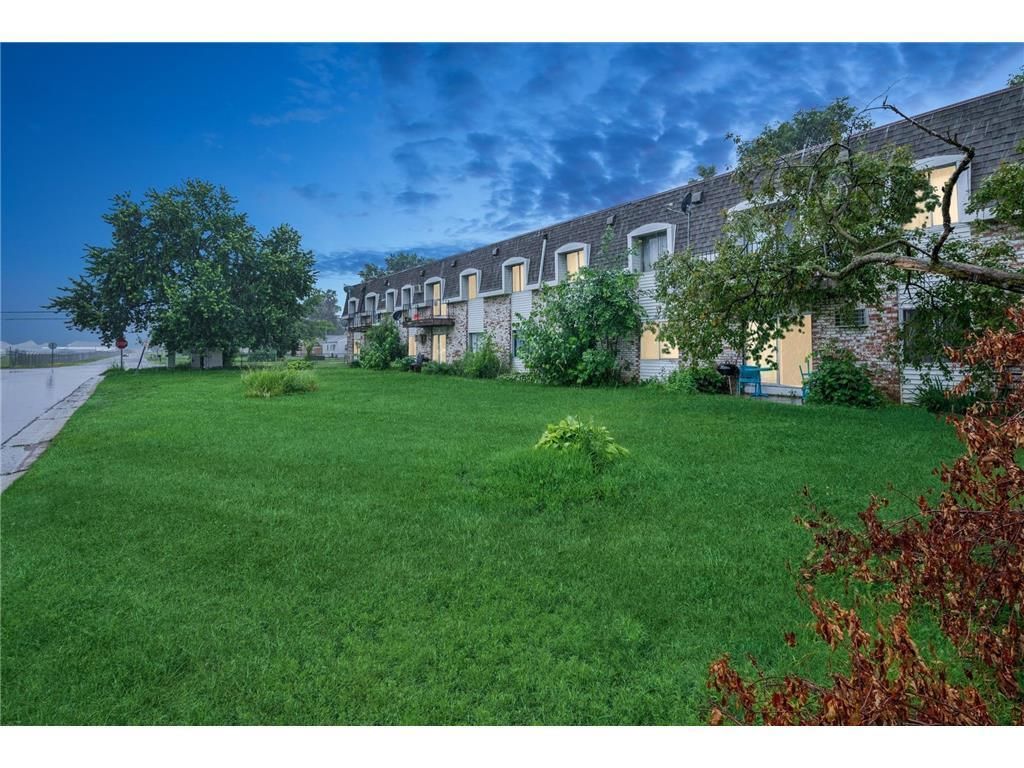 Photo of 6325 Douglas Drive N, Brooklyn Park, MN 55429 (MLS # 7004413)