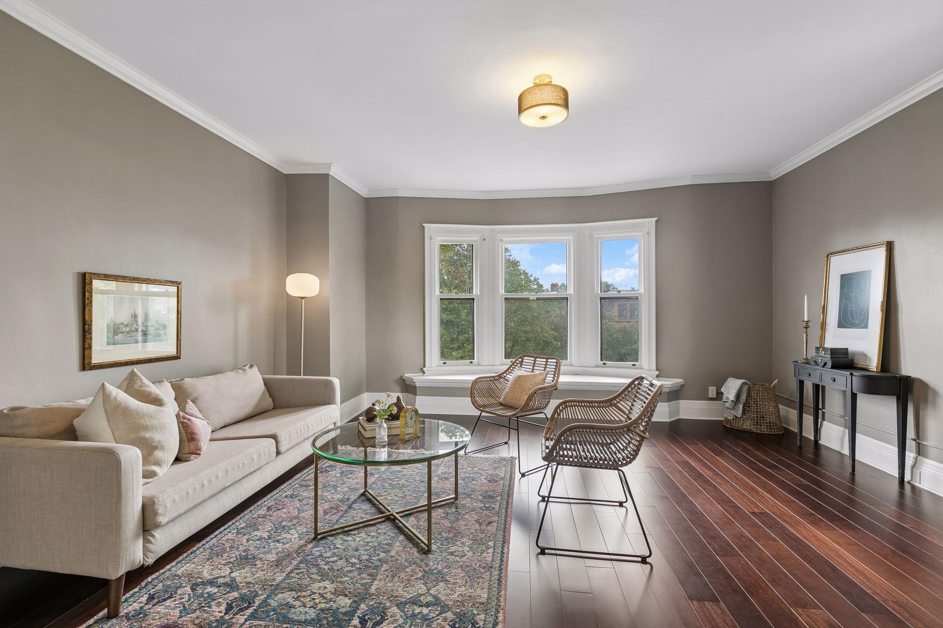 596 Summit Avenue 596-3