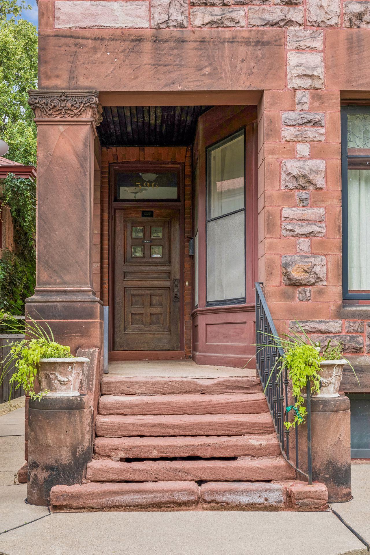 596 Summit Avenue 596-3