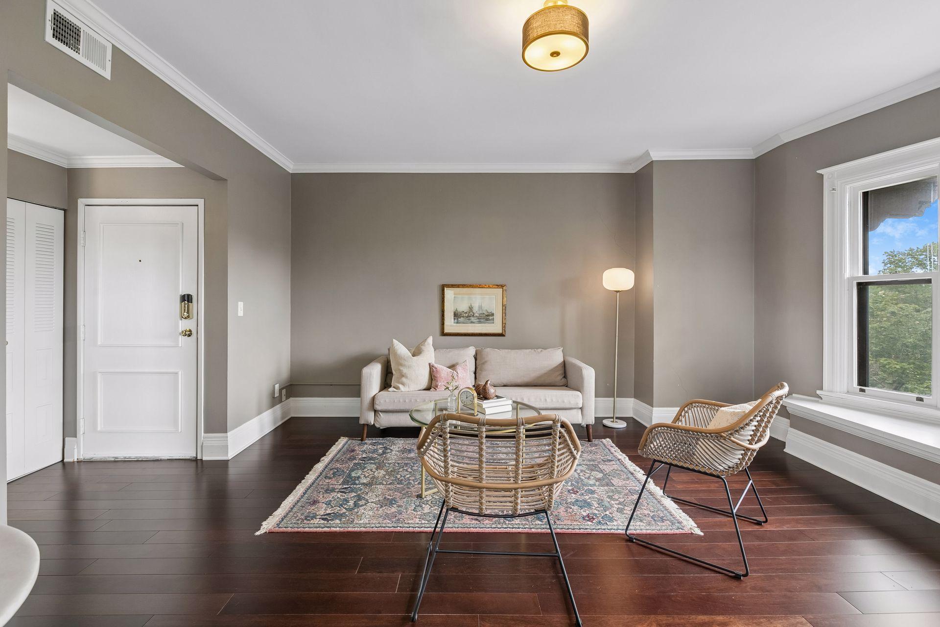 596 Summit Avenue 596-3
