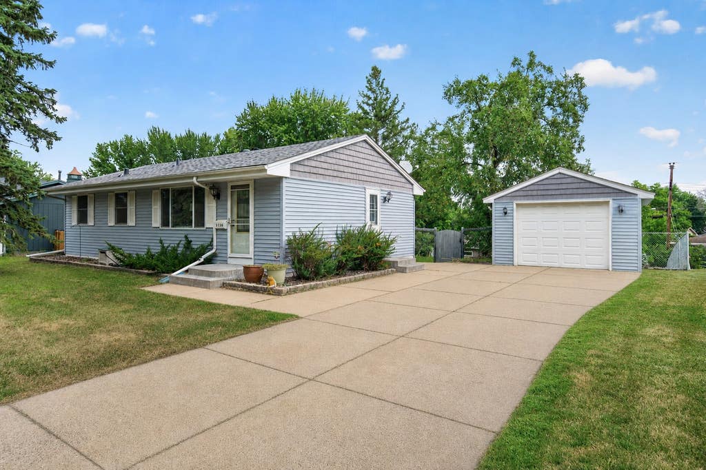 Photo of 3756 Gettysburg Avenue N, New Hope, MN 55427 (MLS # 7066966)