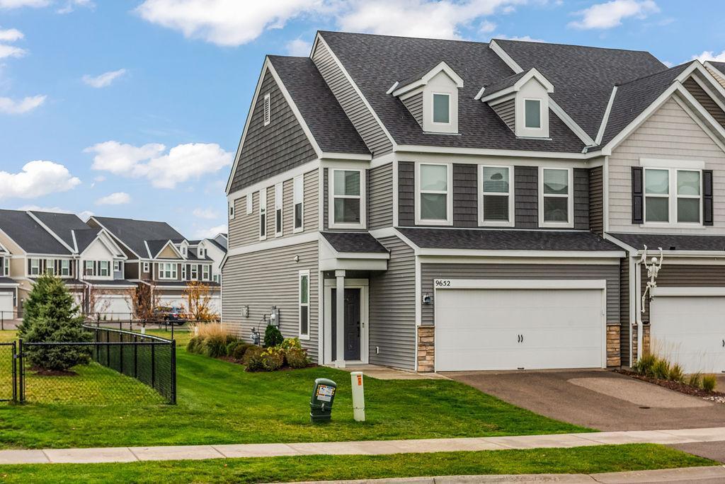 9652 4th Street Lane N