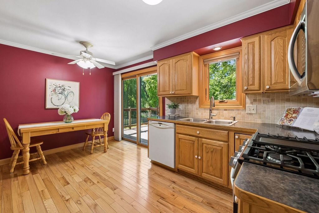Photo of 13881 Holyoke Lane, Apple Valley, MN 55124 (MLS # 7094960)