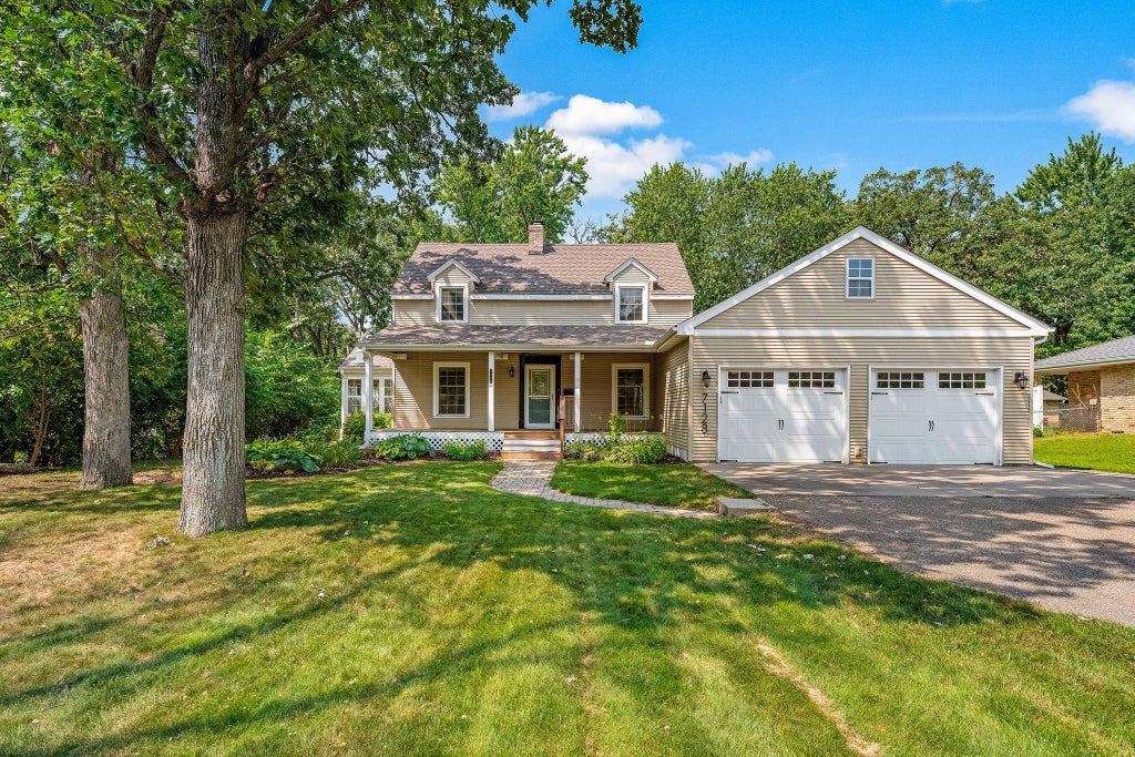 Photo of 7128 Lyndale Avenue S, Richfield, MN 55423 (MLS # 7128798)