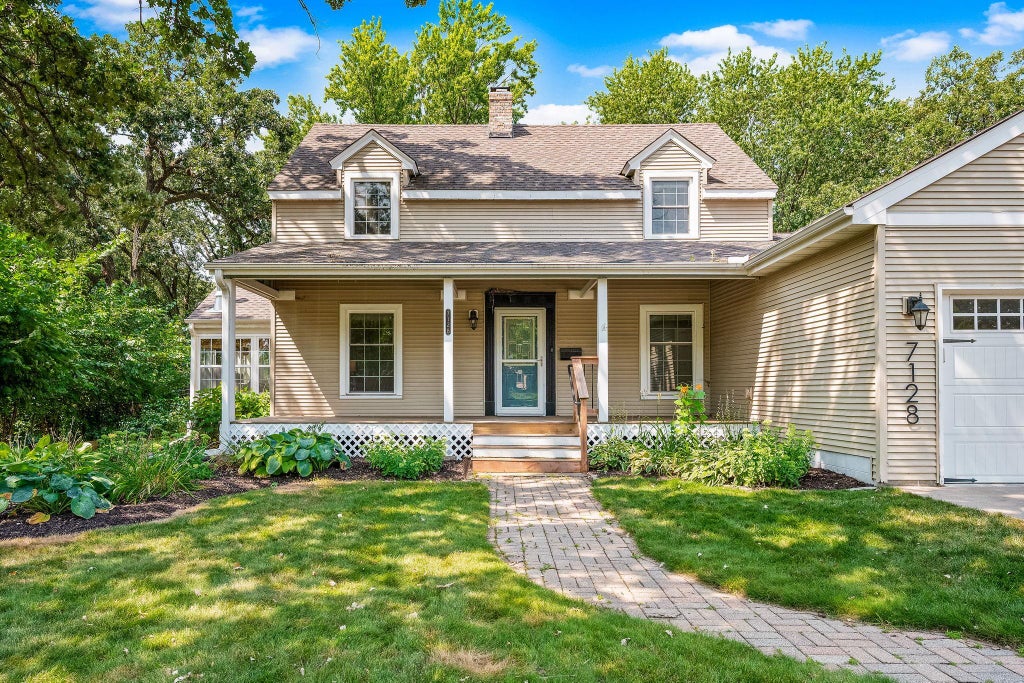 Photo of 7128 Lyndale Avenue S, Richfield, MN 55423 (MLS # 7128798)