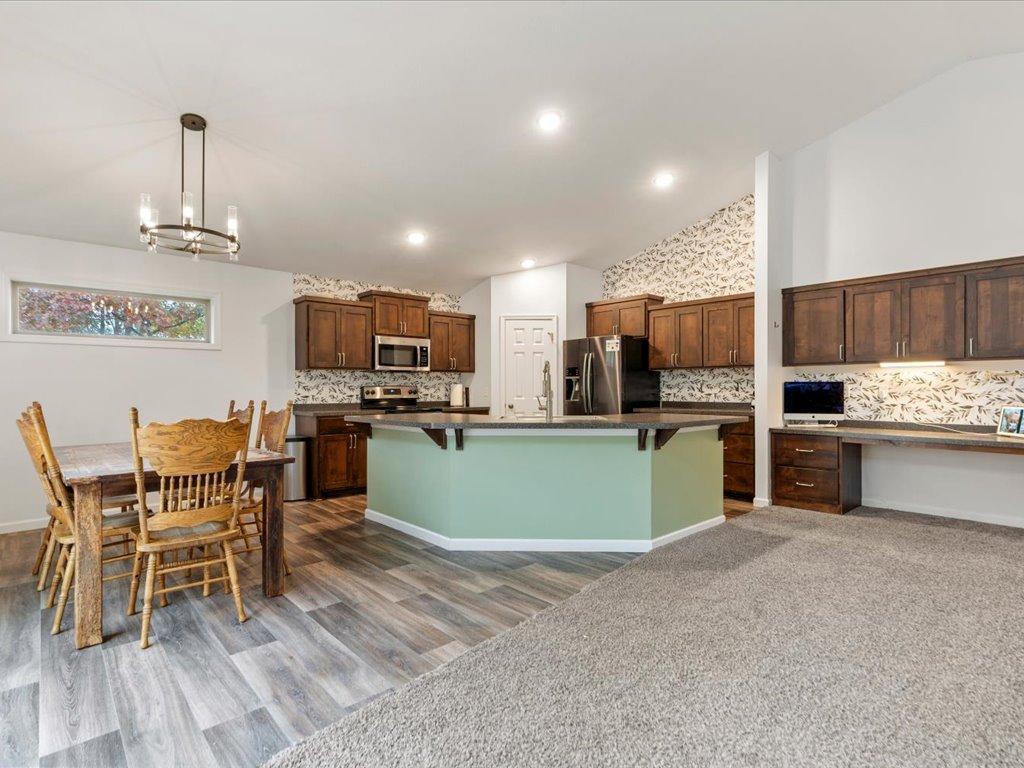 8609 Sugarberry Creek