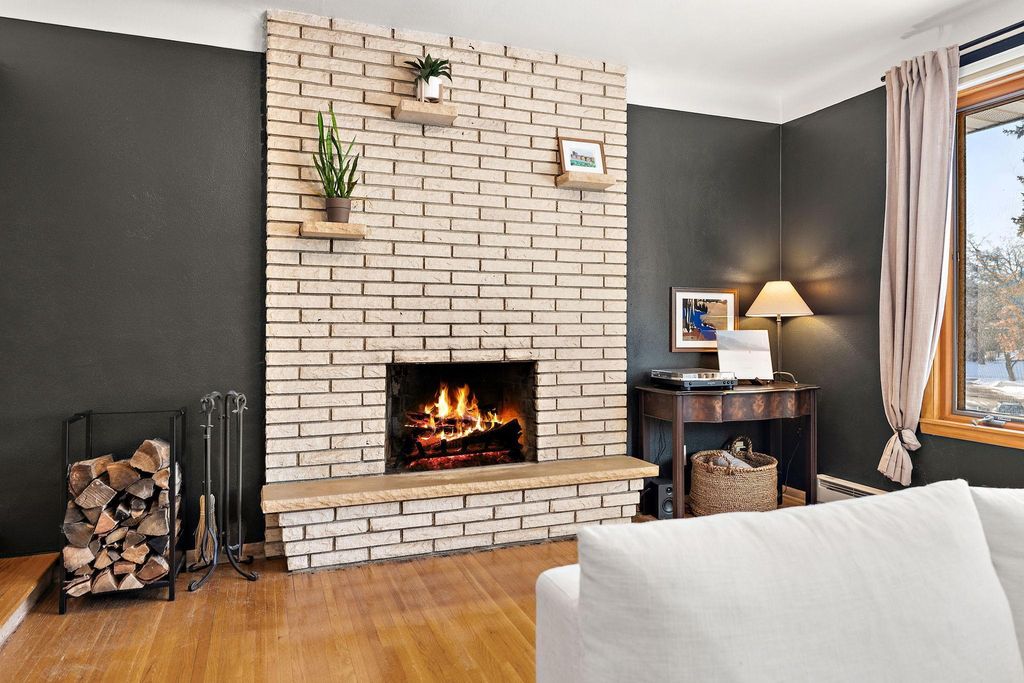 Photo of 3100 Oxford Street N, Roseville, MN 55113 (MLS # 7008148)