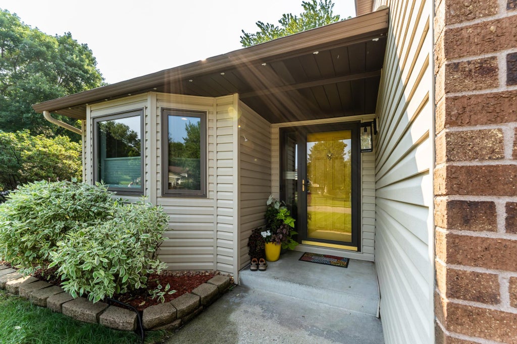 Photo of 17767 S Shore Lane W, Eden Prairie, MN 55346 (MLS # 7119534)