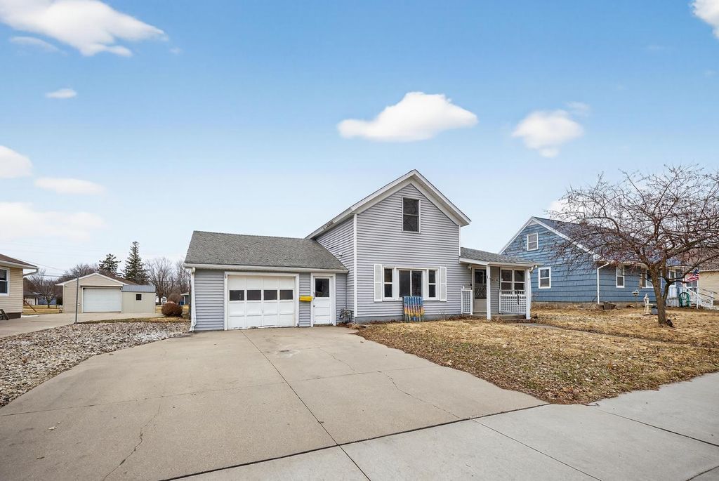 Photo of 431 E 13th Street, Saint Charles, MN 55972 (MLS # 7029963)