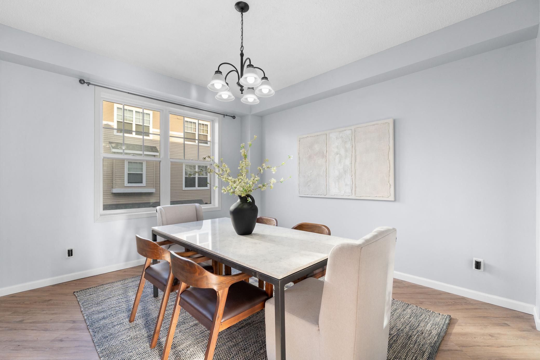 1667 Village Trail E 5