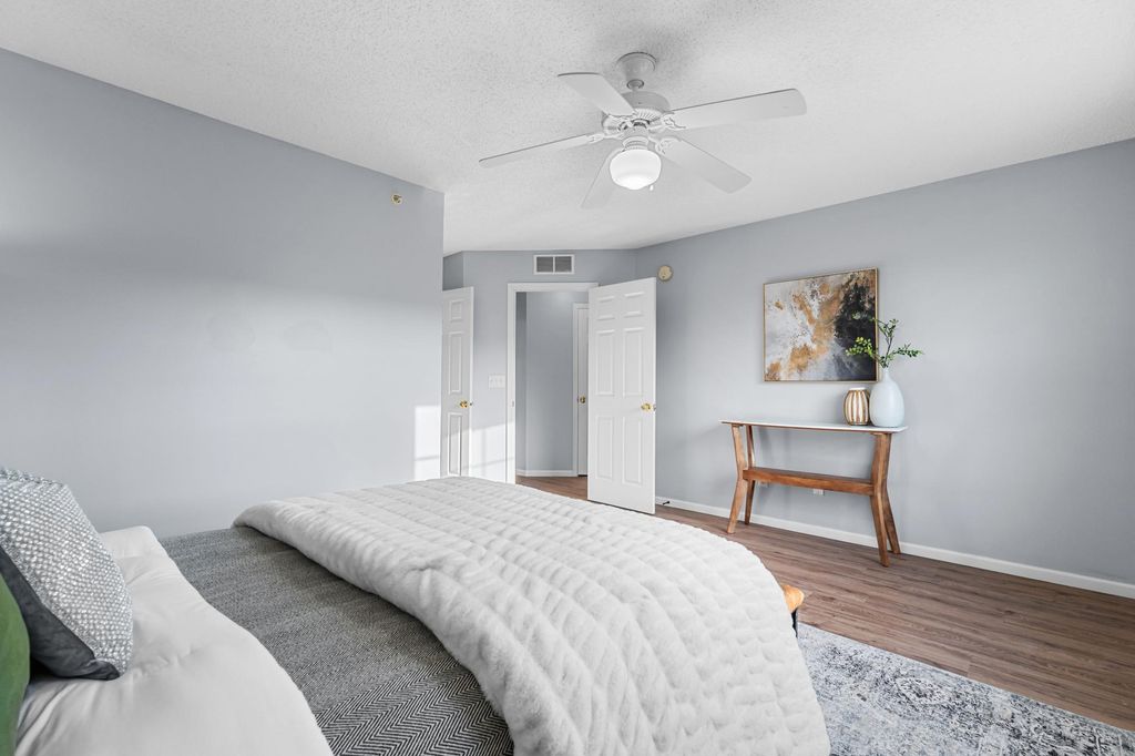 Photo of 1667 Village Trail E #5, Maplewood, MN 55109 (MLS # 7058926)