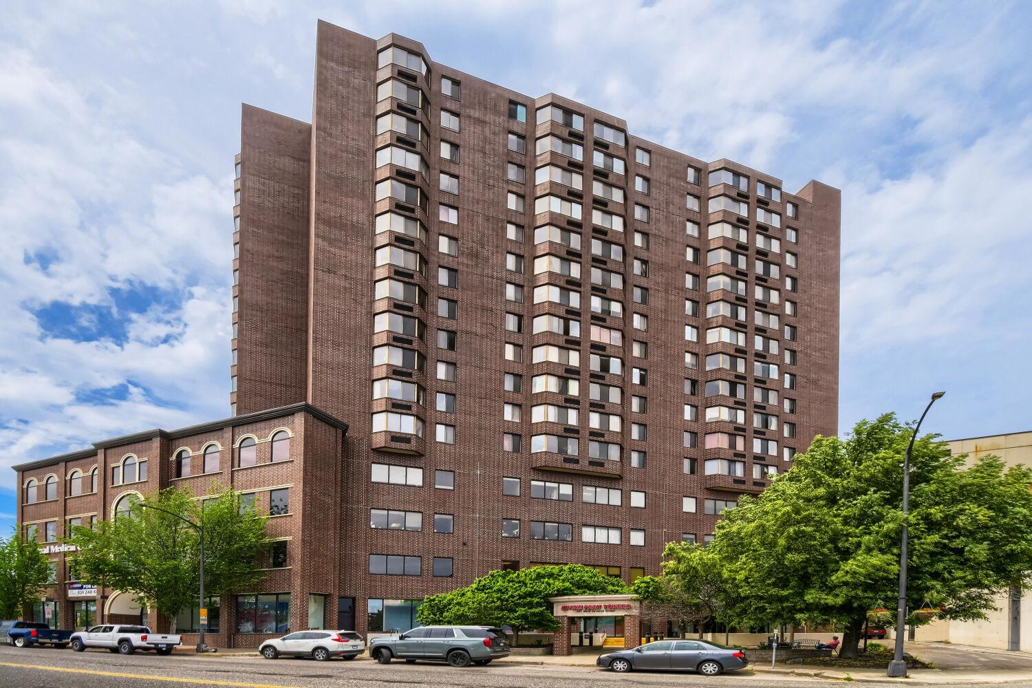 291 7th Street W 1702
