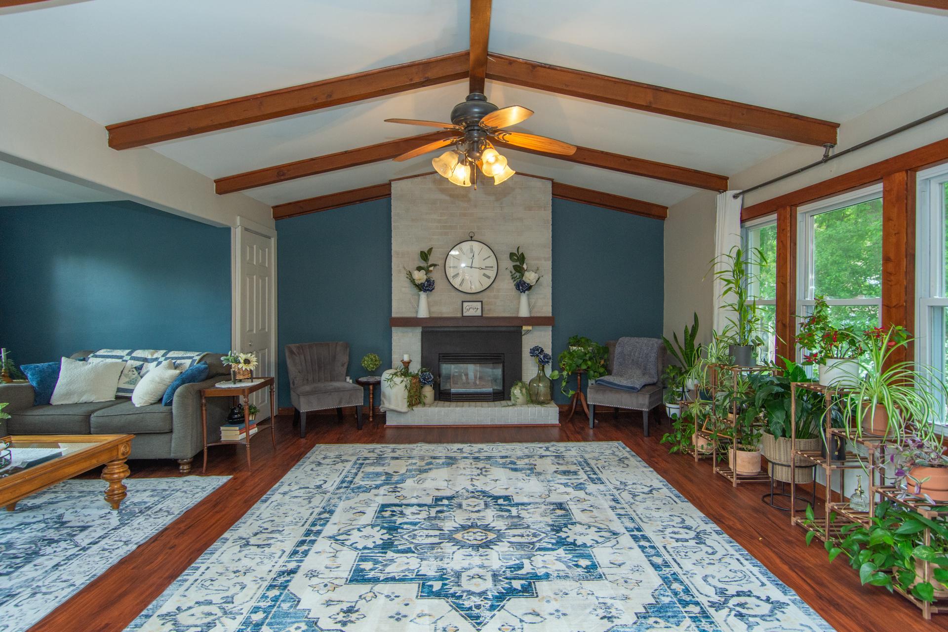 213 2nd Street SE