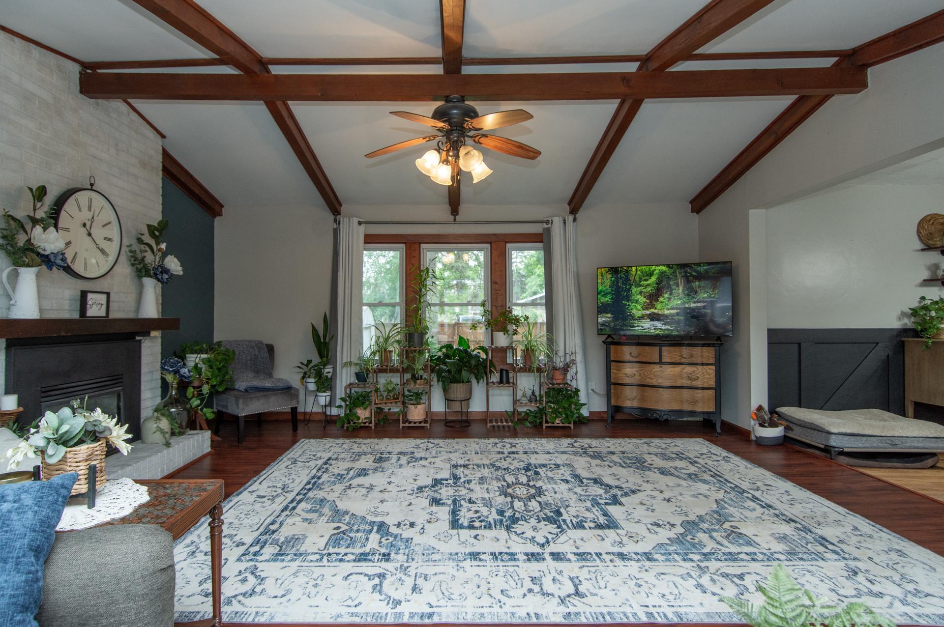 213 2nd Street SE