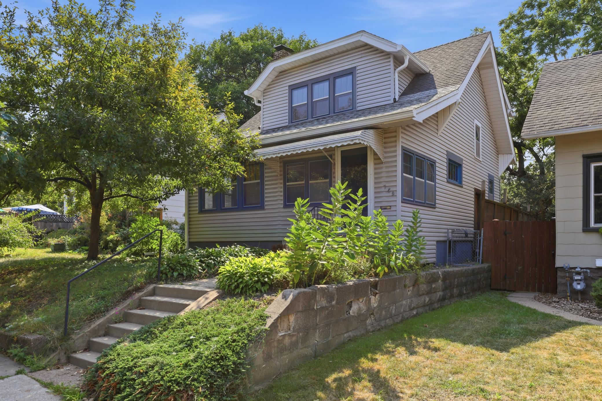 789 Fairview Avenue N