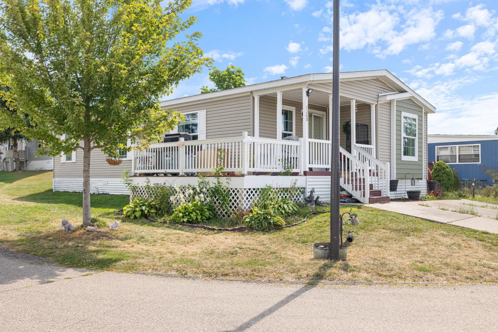 Photo of 1360 Rolling Hills Drive DR, Maplewood, MN 55119 (MLS # 7136339)