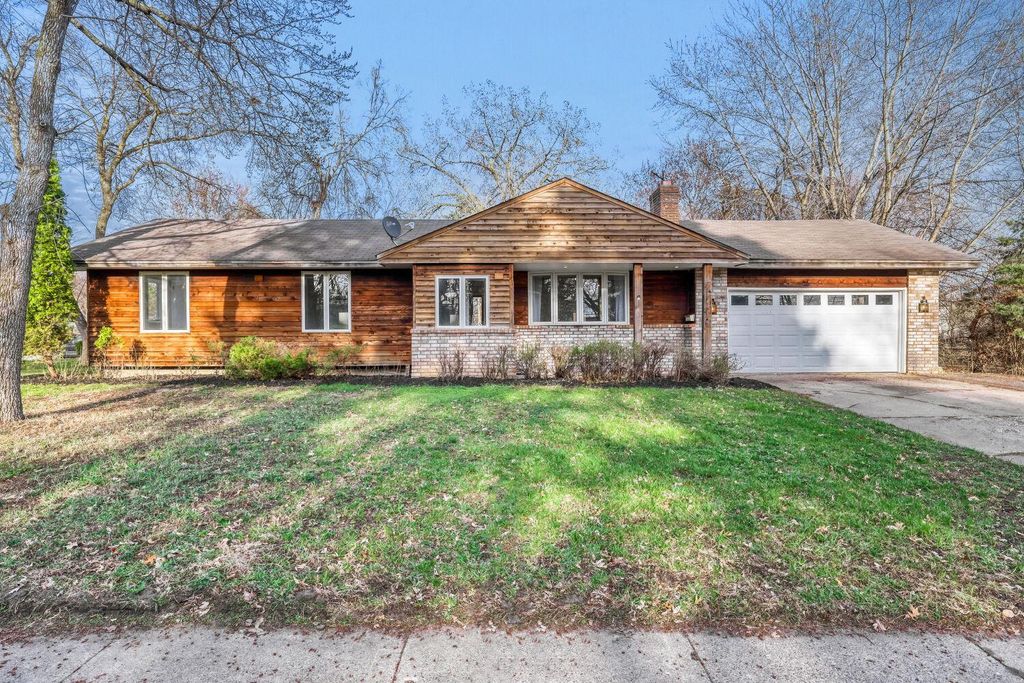 Photo of 7556 Noble Avenue N, Brooklyn Park, MN 55443 (MLS # 7056755)