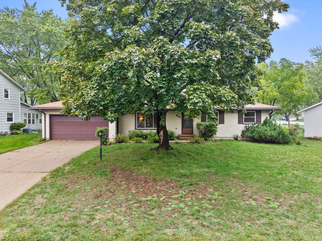 Photo of 2245 Mapleview Avenue, Maplewood, MN 55109 (MLS # 7066425)