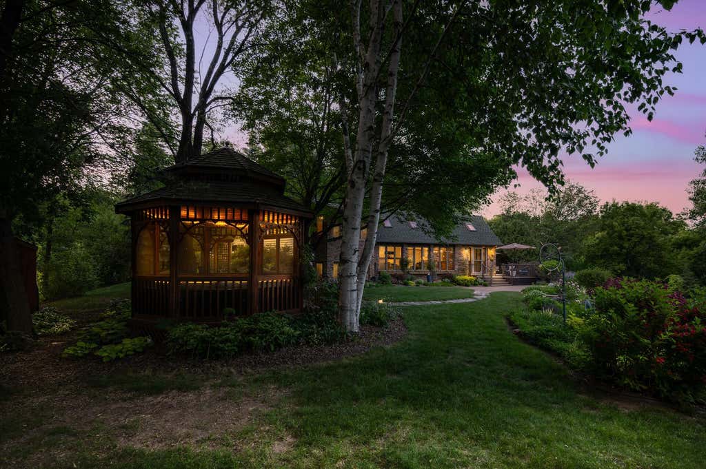Photo of 8840 River Heights Way, Inver Grove Heights, MN 55076 (MLS # 7087835)