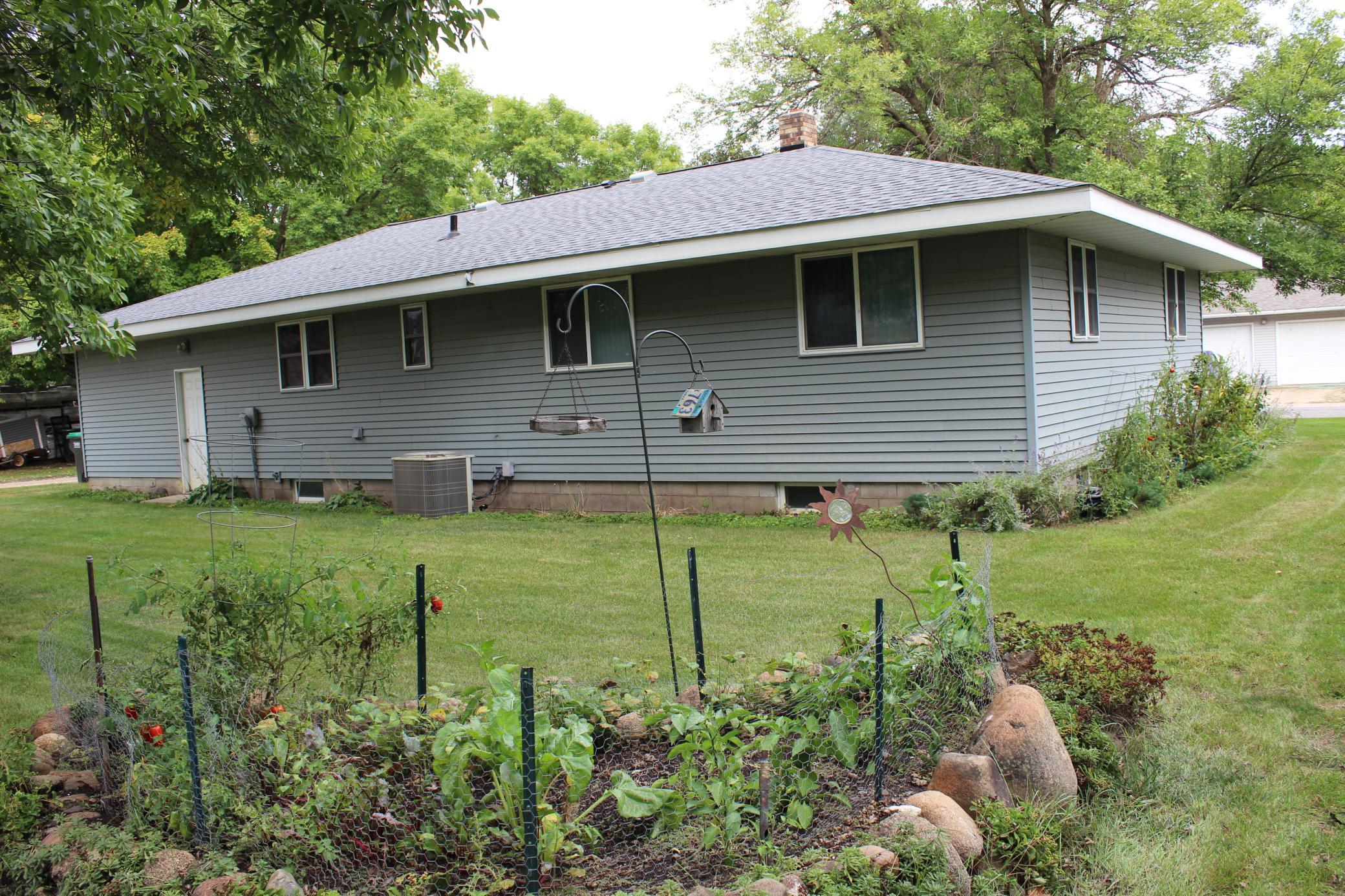 215 1st Avenue SE