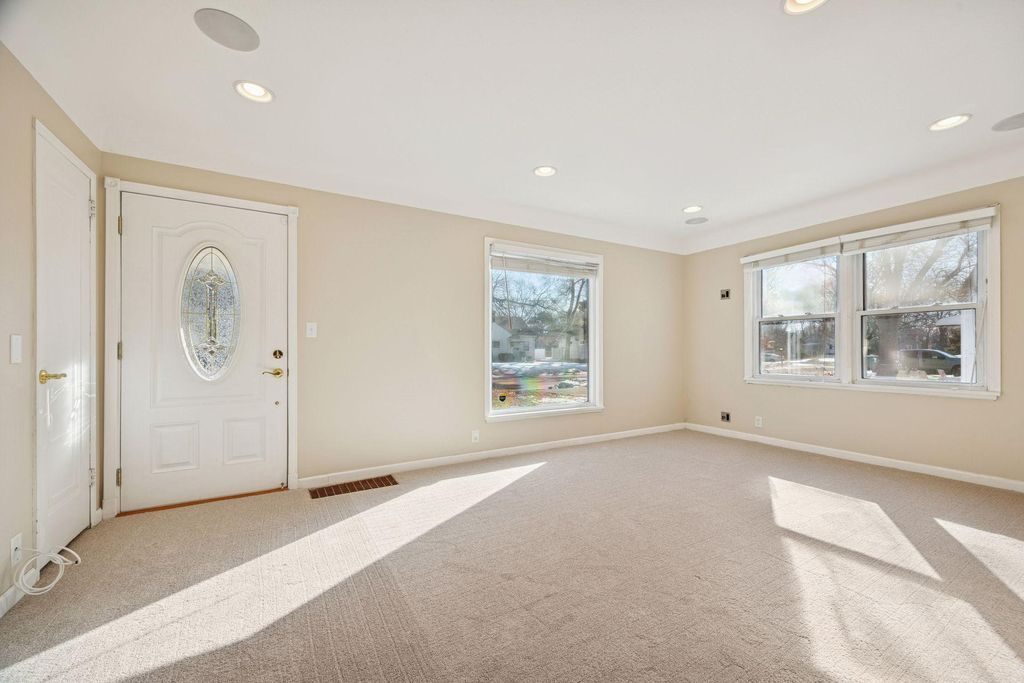 Photo of 7412 Pillsbury Avenue S, Richfield, MN 55423 (MLS # 7022916)