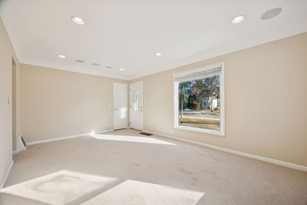 Photo of 7412 Pillsbury Avenue S, Richfield, MN 55423 (MLS # 7022916)