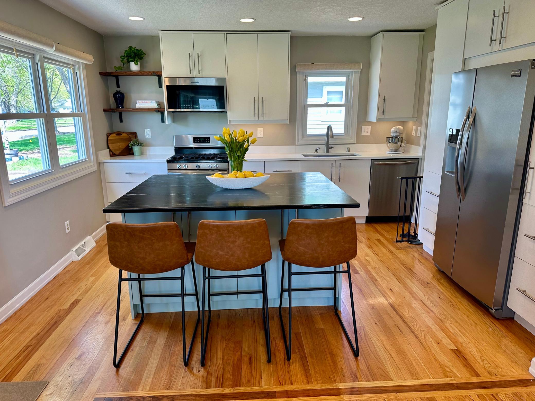 3517 Zinran Avenue S