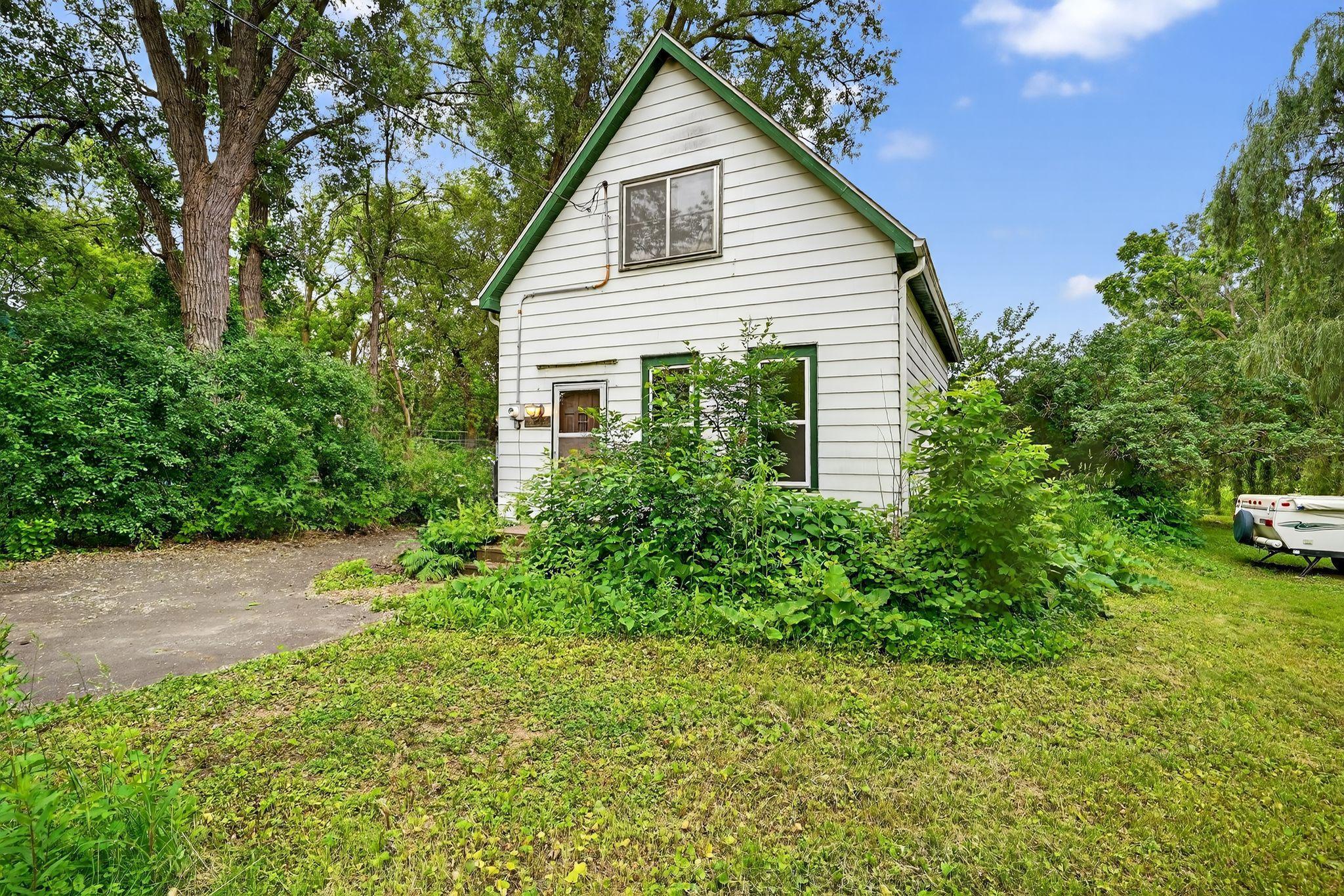 1216 County Road C E