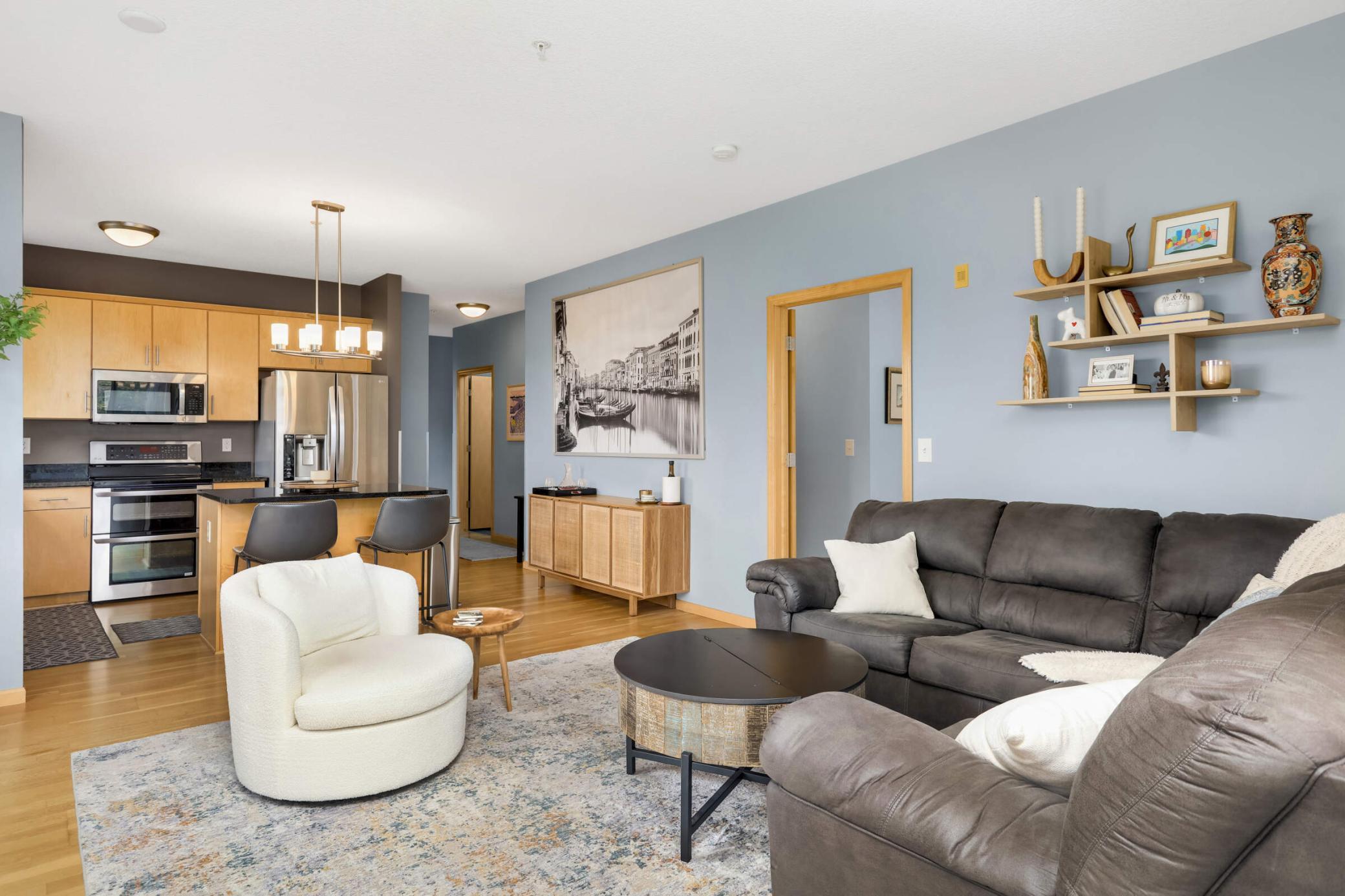 301 Oak Grove Street 414