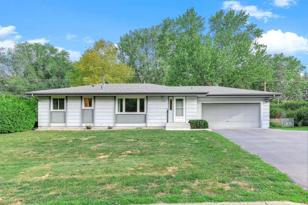 Photo of 104 Meadow Circle N, Burnsville, MN 55337 (MLS # 7132691)