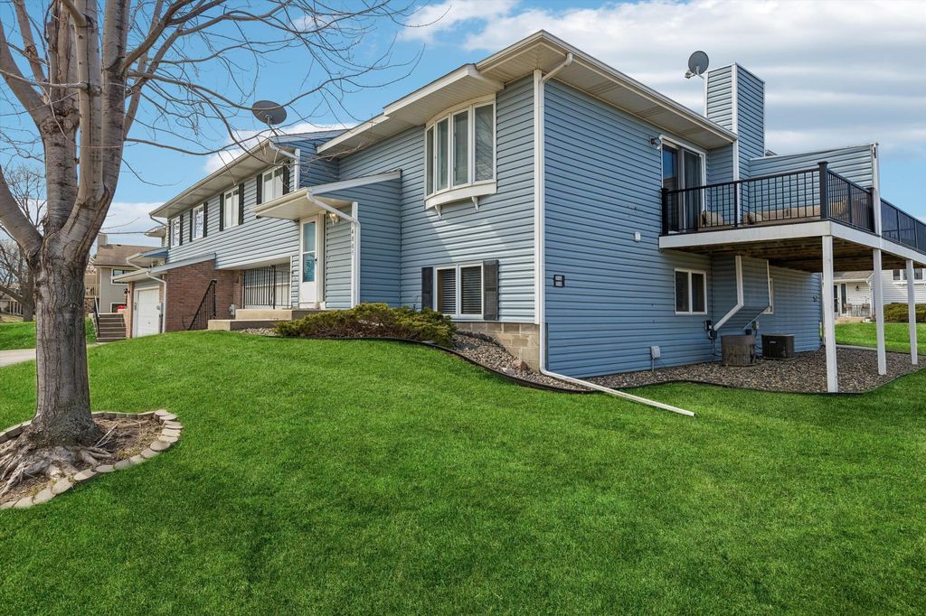 Photo of 14805 Lower Endicott Way, Apple Valley, MN 55124 (MLS # 7023219)