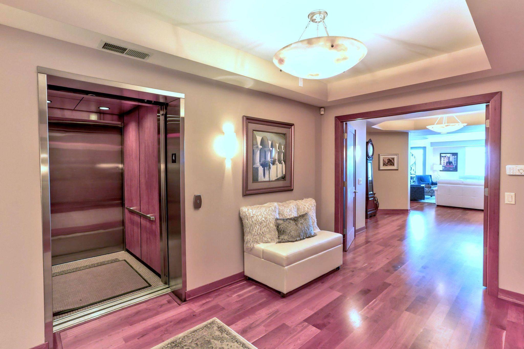1070 Grandview Court NE 406