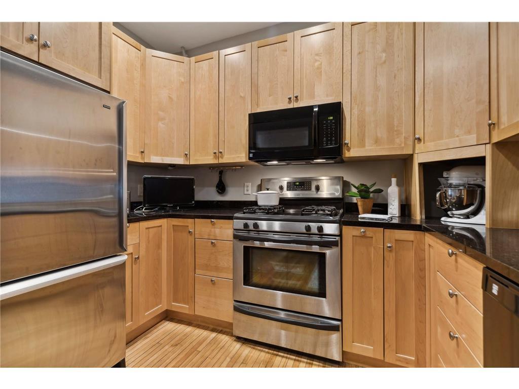 1204 Harmon Place 10