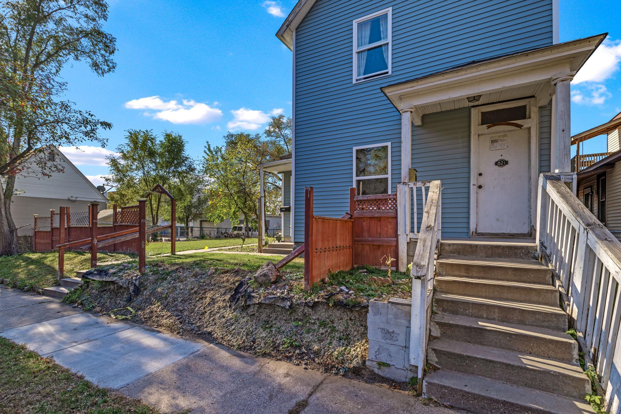 821 Hardenbergh Place