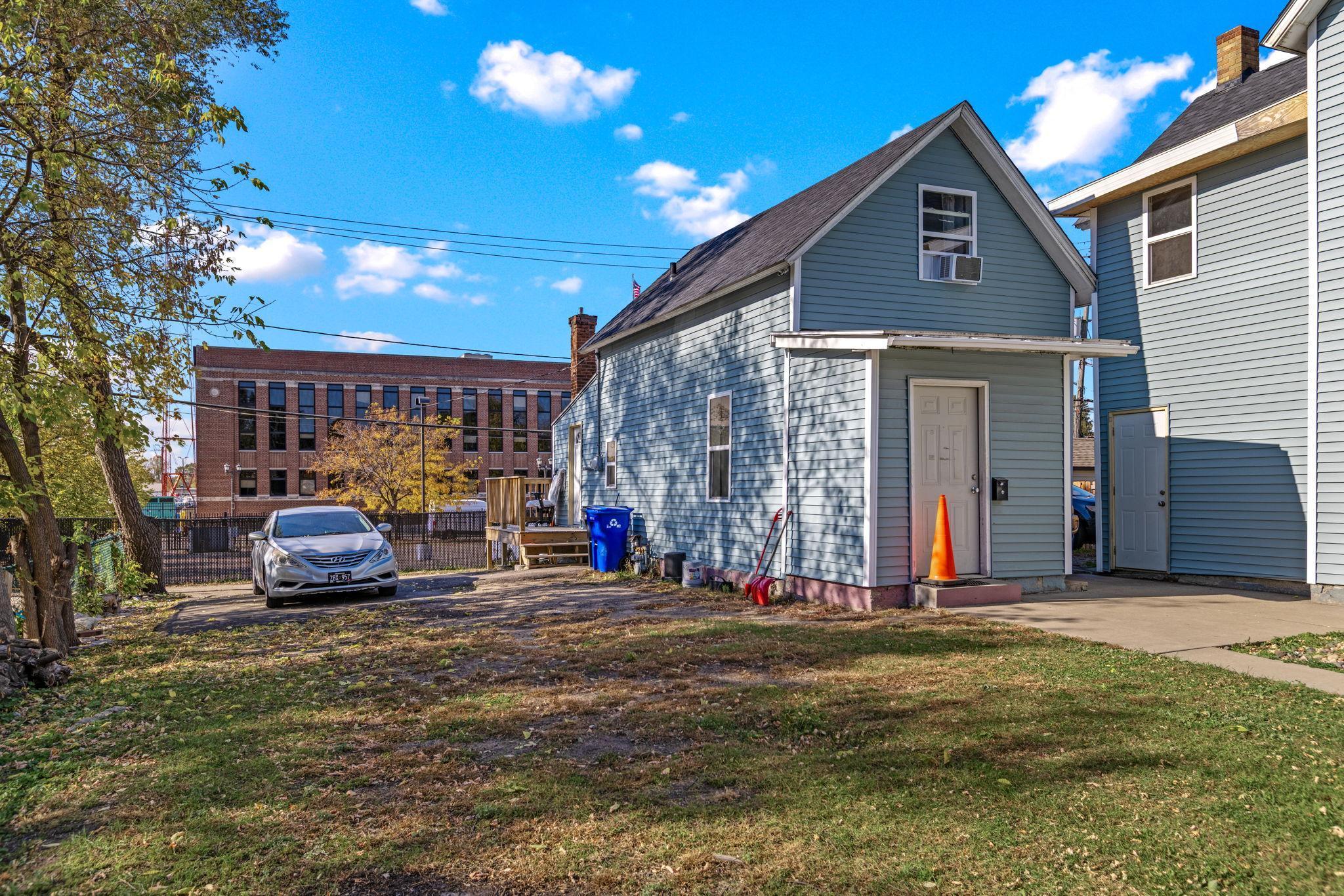 821 Hardenbergh Place