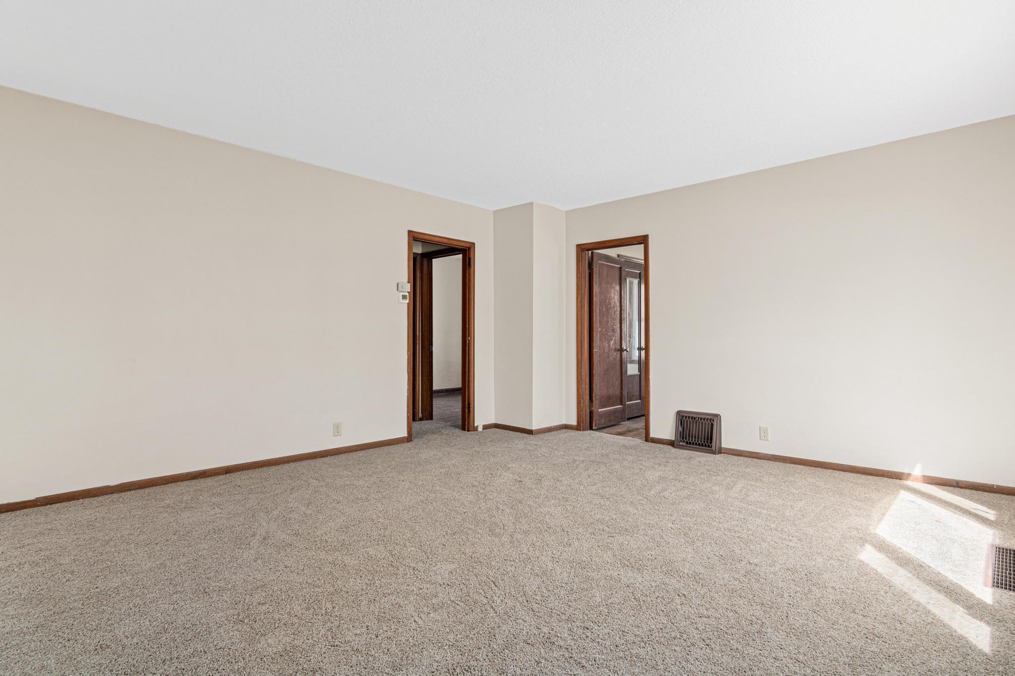 142 Van Buren Avenue S