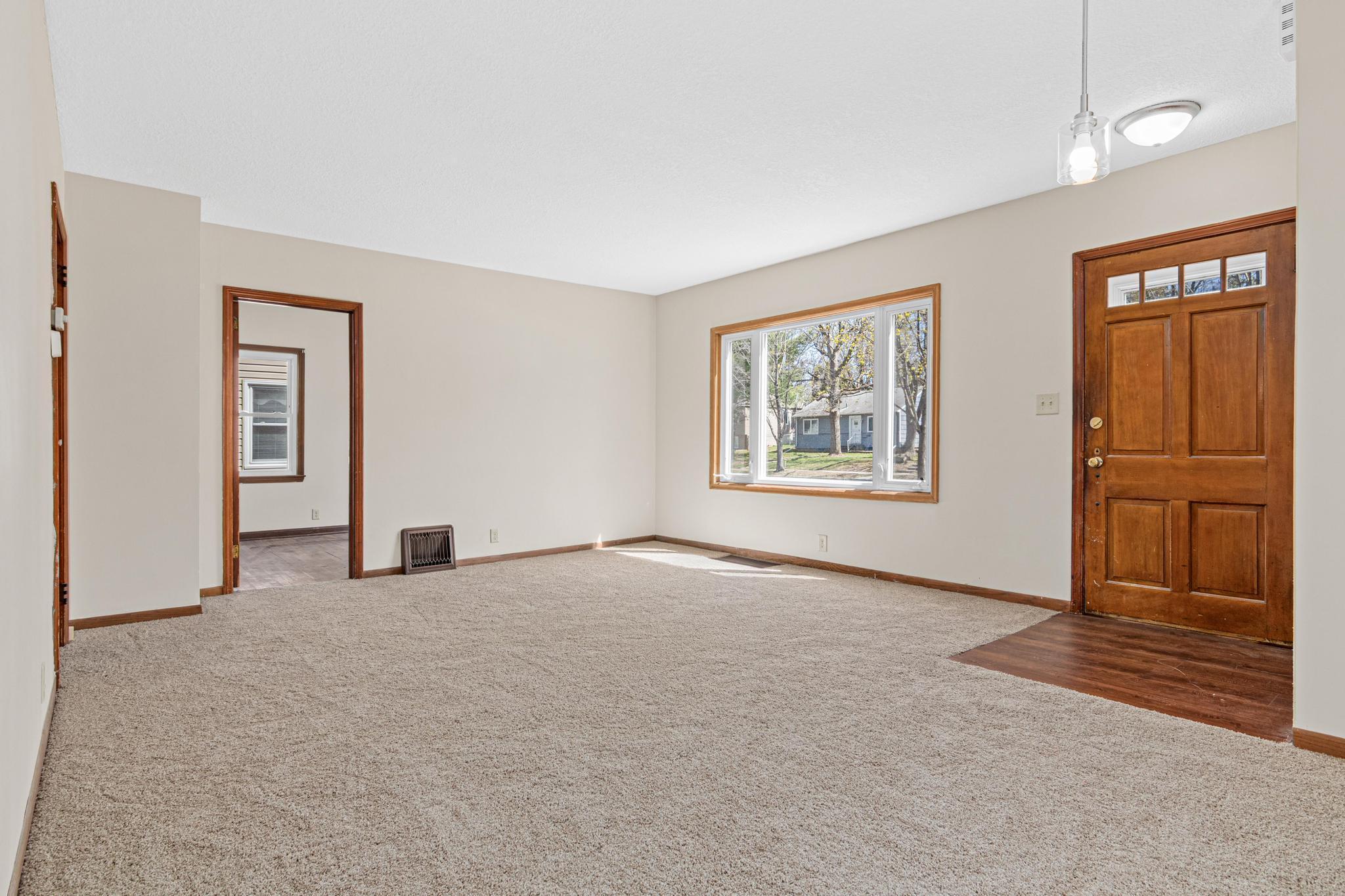 142 Van Buren Avenue S