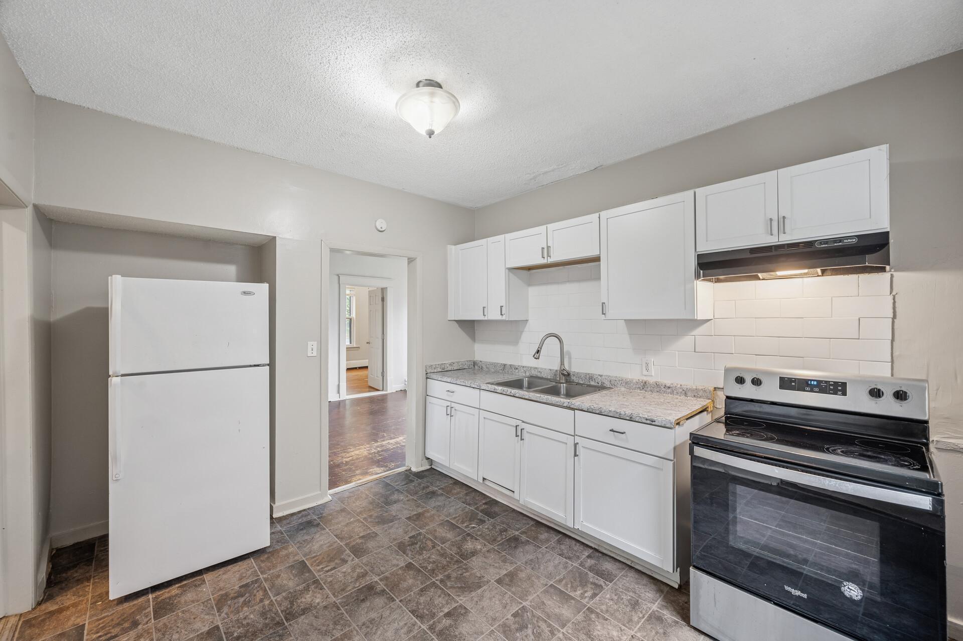 61 Delos Street W