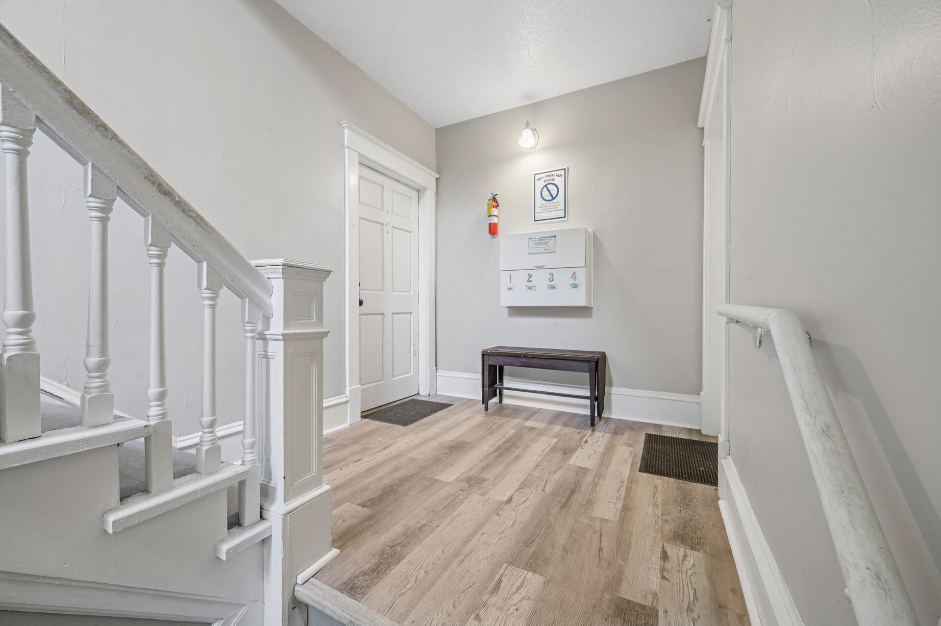 61 Delos Street W