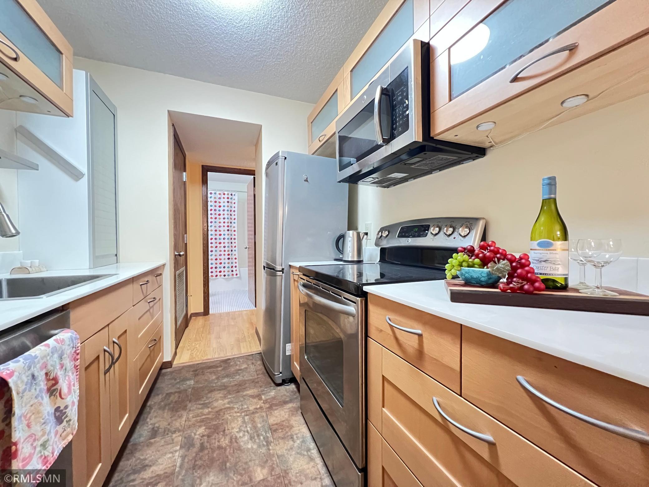 26 10th Street W 607