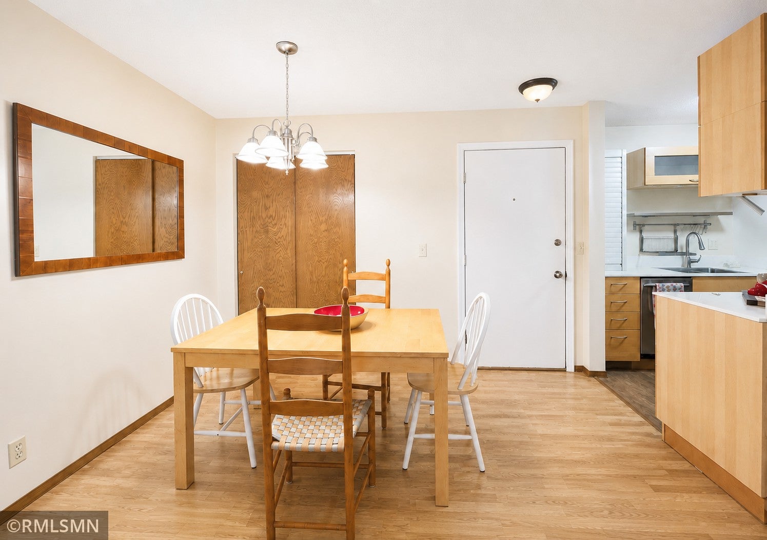 26 10th Street W 607